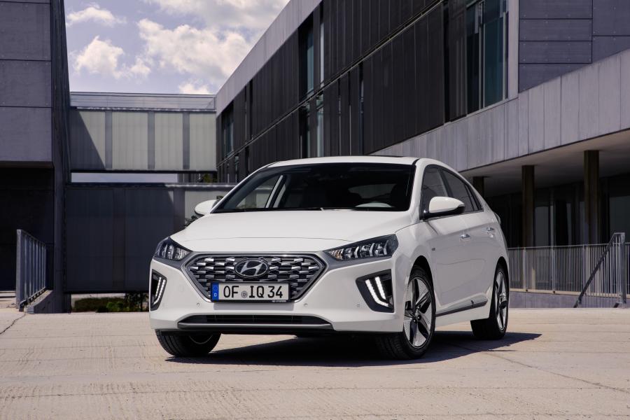  Hyundai IONIQ hybrid (AE) 2019 года  (WW) (фото 1 из 42)